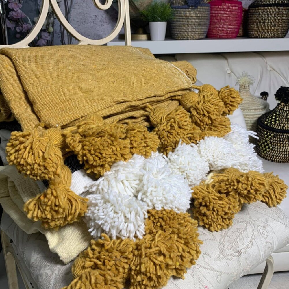 NWT Cotton pompom blanket mustard yellow - Picture 8 of 11